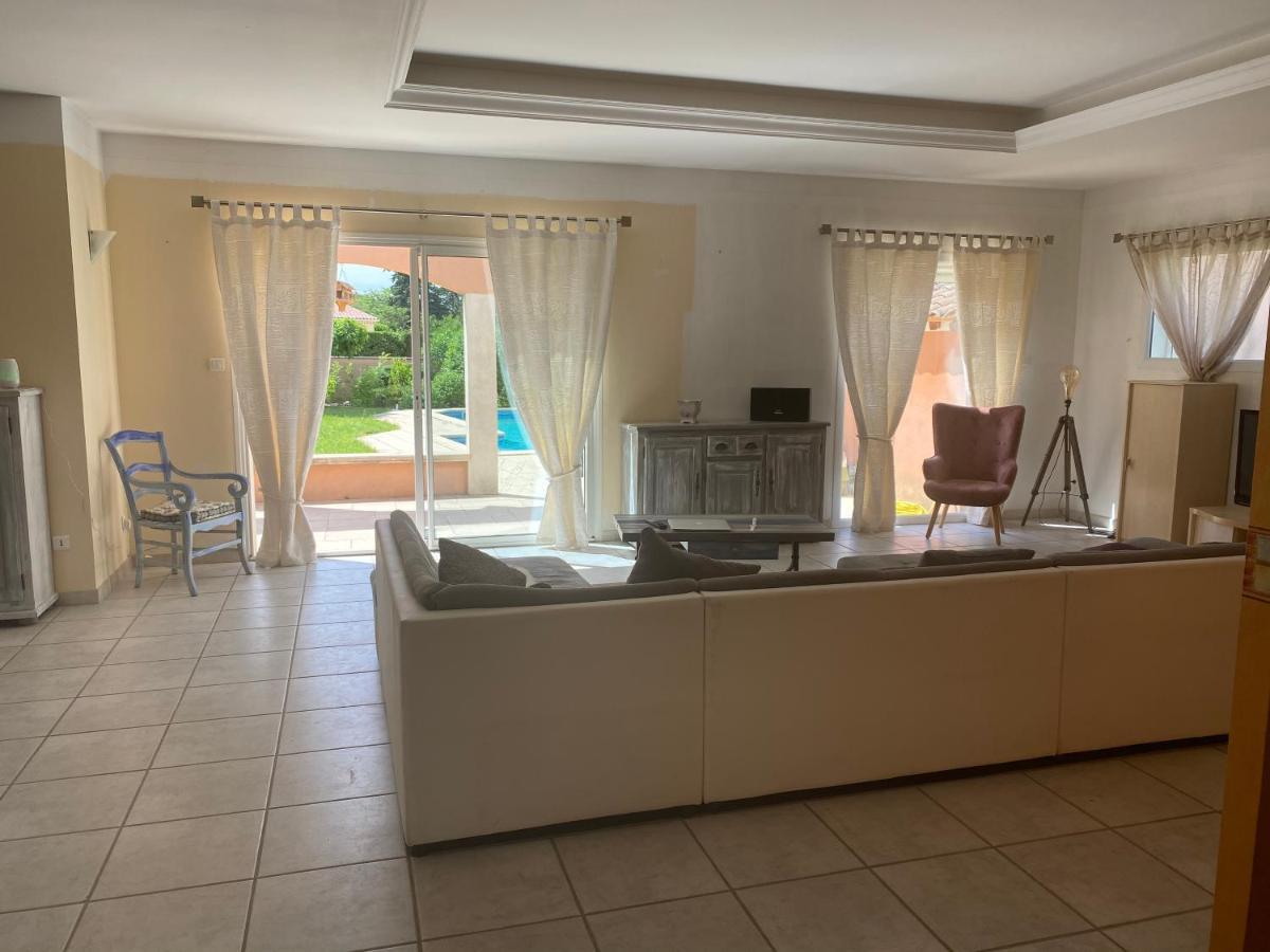 Villa Et Maisonnette Provencales カルパントラ エクステリア 写真