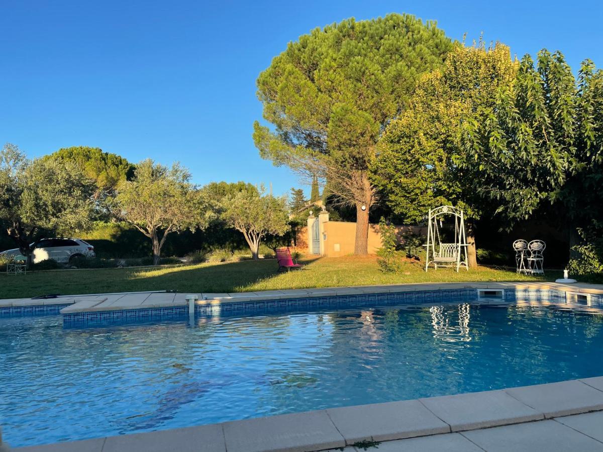 Villa Et Maisonnette Provencales カルパントラ エクステリア 写真